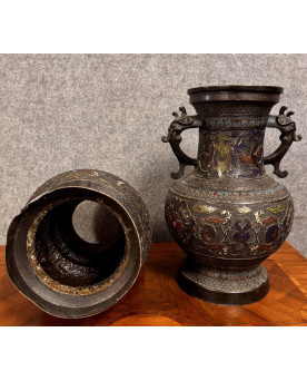 Le village de 58 brocanteurs - Paire de vases en bronze cloisonné à décor de phénix – Asie, fin XIXe