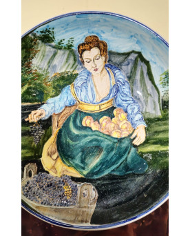 Le village de 58 brocanteurs - Plat décoratif en céramique peinte – Signé A. Del Bianco, Gubbio (Italie)