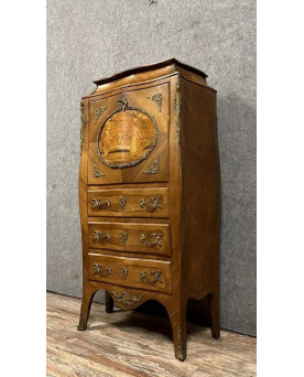 Le village de 58 brocanteurs - Importante étagère ou Bibus en bois laqué