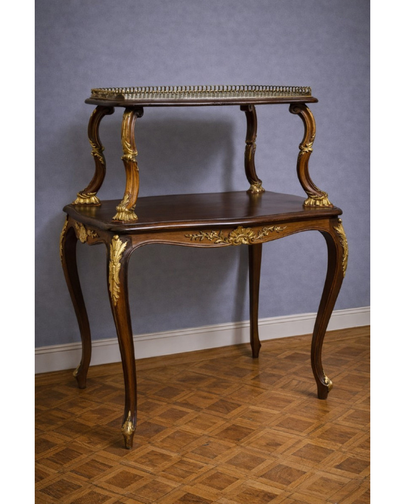 Le village de 58 brocanteurs - Table console / desserte de style Louis XV à deux plateaux – bois sculpté et doré