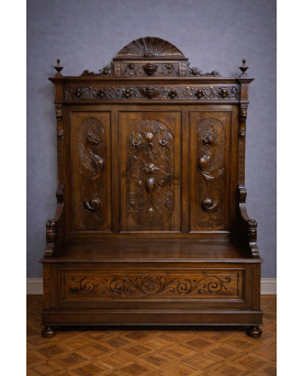 Le village de 58 brocanteurs - Coffre-banc Renaissance en noyer sculpté – XIXe siècle