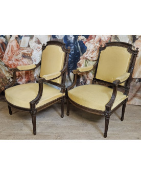 Le village de 58 brocanteurs - Importante étagère ou Bibus en bois laqué