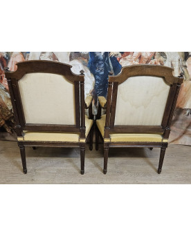 Le village de 58 brocanteurs - Paire de fauteuils style Louis XVI, en bois sculpté