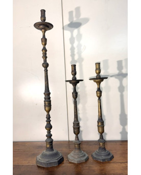 3 piques ciérges en laiton et bronze doré époque XVIIIeme