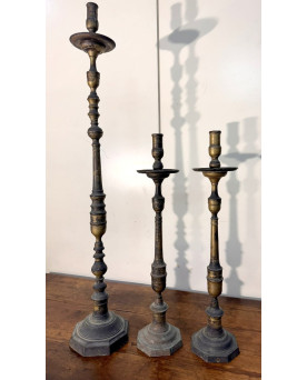 3 piques ciérges en laiton et bronze doré époque XVIIIeme