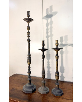 3 piques ciérges en laiton et bronze doré époque XVIIIeme