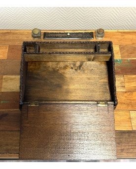 Le village de 58 brocanteurs - Importante étagère ou Bibus en bois laqué