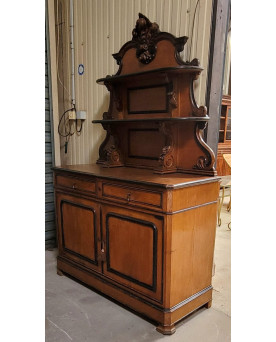 Le village de 58 brocanteurs - Buffet Saint Hubert époque Louis Philippe en noyer