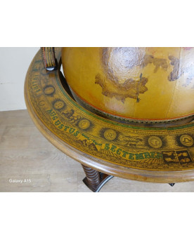Le village de 58 brocanteurs - Importante étagère ou Bibus en bois laqué