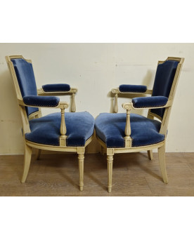 Le village de 58 brocanteurs - Paire de fauteuils de style Louis XVI – Velours bleu & bois laqué crème