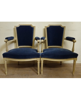 Le village de 58 brocanteurs - Paire de fauteuils de style Louis XVI – Velours bleu & bois laqué crème