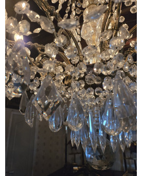 Le village de 58 brocanteurs - Lustre ancien en bronze et pampilles en cristal de Baccarat – 8 feux - XIXeme