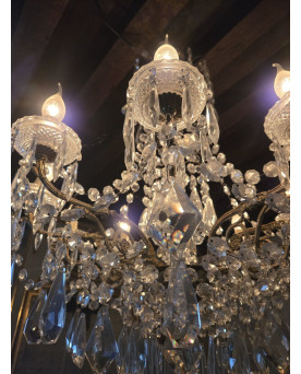 Le village de 58 brocanteurs - Lustre ancien en bronze et pampilles en cristal de Baccarat – 8 feux - XIXeme