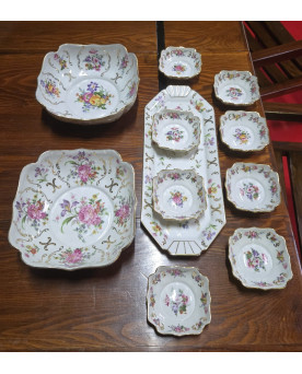 Le village de 58 brocanteurs - Buffet époque Empire en noyer