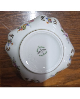 Le village de 58 brocanteurs - Service en porcelaine / Véritables Porcelaines F.L. – Décor floral –