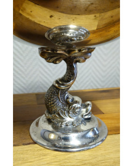 Le village de 58 brocanteurs - Coupe sur pied en métal argenté – Décor dauphin – MENESÉS Spain –