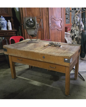 Le village de 58 brocanteurs - Buffet époque Empire en noyer