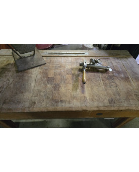 Le village de 58 brocanteurs - Huilier – Billot de boucher double en bois debout / table a découpe