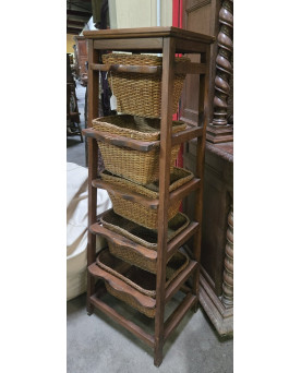 Le village de 58 brocanteurs - Meuble de rangement rustique en bois massif avec paniers en osier / vintage XXeme siecle