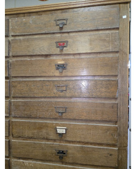 Le village de 58 brocanteurs - Grand meuble de métier à tiroirs – ancien meuble d’atelier / quincaillerie / N°2