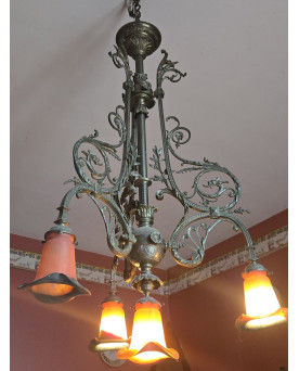 Le village de 58 brocanteurs - Lustre Art Nouveau Noverdy – Bronze et Tulipes en Verre –