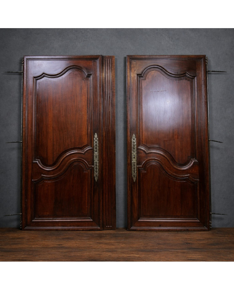 Le village de 58 brocanteurs - Paire de portes anciennes en bois massif – époque Louis XV / Régence