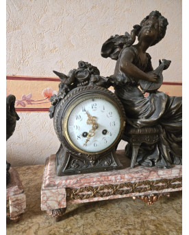 Le village de 58 brocanteurs - Buffet époque Empire en noyer