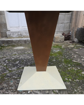 Le village de 58 brocanteurs - Table Tolix en fer / design piètement central – 80 x 80 x 80 cm / XXeme
