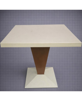 Le village de 58 brocanteurs - Table Tolix en fer / design piètement central – 80 x 80 x 80 cm / XXeme