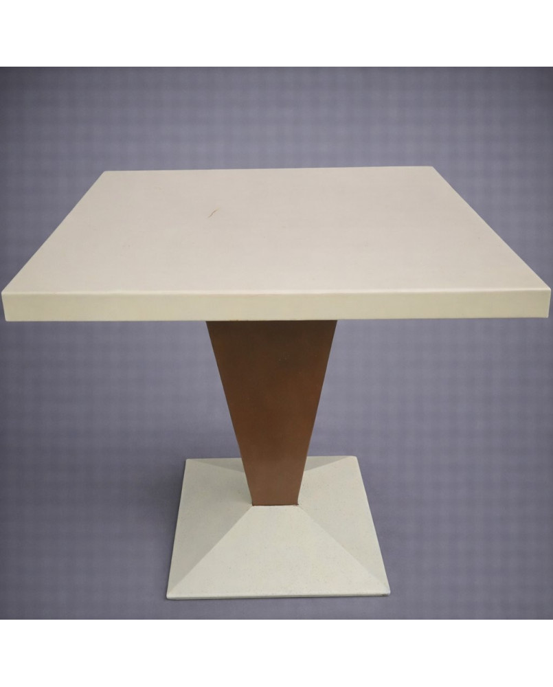 Le village de 58 brocanteurs - Table Tolix en fer / design piètement central – 80 x 80 x 80 cm / XXeme