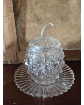 Le village de 58 brocanteurs - Paire de pots couverts en ananas en cristal taillé avec présentoirs – H 19 cm