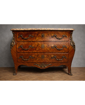 Le village de 58 brocanteurs - Buffet époque Empire en noyer
