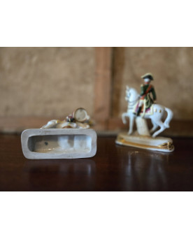 Le village de 58 brocanteurs - Paire de sujets en porcelaine – Cavaliers Empire – Garde Impériale & A. Cheval / Bessières