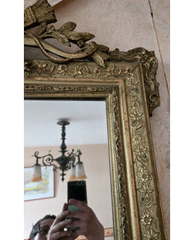Le village de 58 brocanteurs - Miroir doré ancien à fronton sculpté – époque Napoléon III - XIXeme