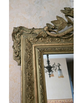 Le village de 58 brocanteurs - Miroir doré ancien à fronton sculpté – époque Napoléon III - XIXeme