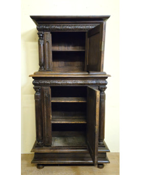 Le village de 58 brocanteurs - Meuble deux corps - cabinet ancien style Renaissance en chêne sculpté –