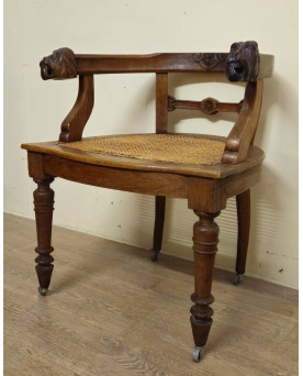 Le village de 58 brocanteurs - fauteuil de bureau style Renaissance ancien en bois sculpté – assise cannée - XIXeme