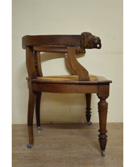 Le village de 58 brocanteurs - fauteuil de bureau style Renaissance ancien en bois sculpté – assise cannée - XIXeme