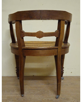 Le village de 58 brocanteurs - fauteuil de bureau style Renaissance ancien en bois sculpté – assise cannée - XIXeme
