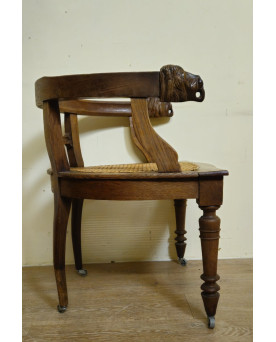 Le village de 58 brocanteurs - fauteuil de bureau style Renaissance ancien en bois sculpté – assise cannée - XIXeme