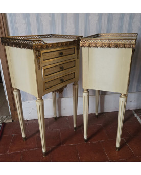 Le village de 58 brocanteurs - Buffet époque Empire en noyer