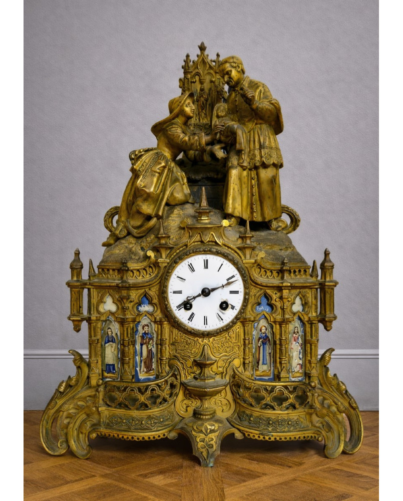 Le village de 58 brocanteurs - Pendule religieuse néogothique en bronze doré et porcelaine – XIXe siècle –