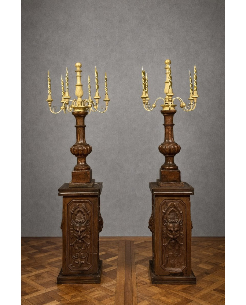Le village de 58 brocanteurs - Paire de très grandes torchères – Terre cuite et bois doré – Décor Renaissance – H. 178 cm (B)