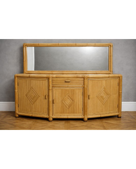 Le village de 58 brocanteurs - Grand buffet en bambou et rotin avec miroir – Style Vintage / années 1970