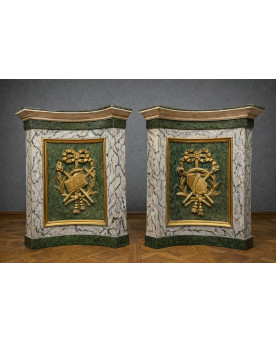 Le village de 58 brocanteurs - Paire d’encoignures de boiserie – Style Louis XVI – Vers 1850 (datées 1857)