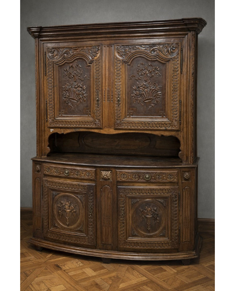 Le village de 58 brocanteurs - Important buffet d’époque XVIIIᵉ siècle en noyer