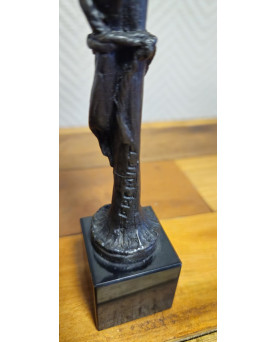 Le village de 58 brocanteurs - Sculpture en bronze patiné d'Emmanuel Fremiet : la Grenouille