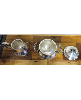 Le village de 58 brocanteurs - Service à sucre ancien en métal argenté – Style Louis XV Rocaille – Sucrier + Pot à lait