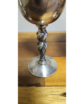 Le village de 58 brocanteurs - Lot de 3 pièces en métal argenté – Coupe, Vase & Timbale – Valero pour Falstaff –