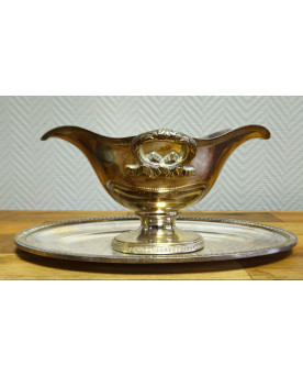 Le village de 58 brocanteurs - Saucière ancienne en métal argenté avec son plateau – Décor ruban Louis XVI – Poinçon 30